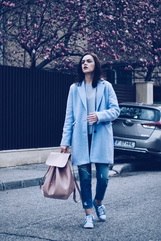 Baby blue outfit and pastel backpack by Andreea Birsan