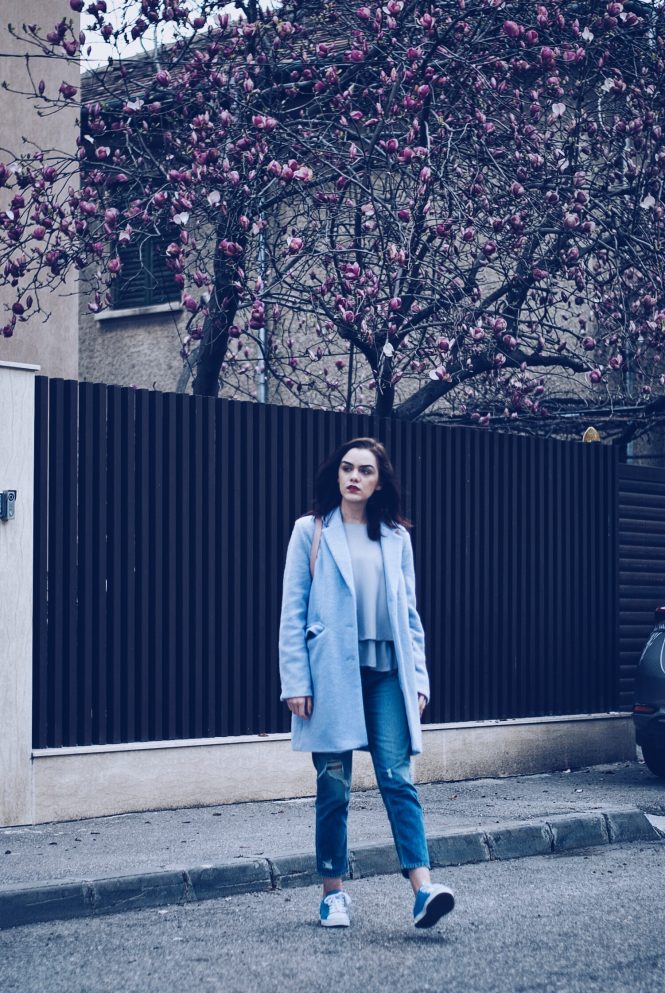 Baby blue outfit by Andreea Birsan