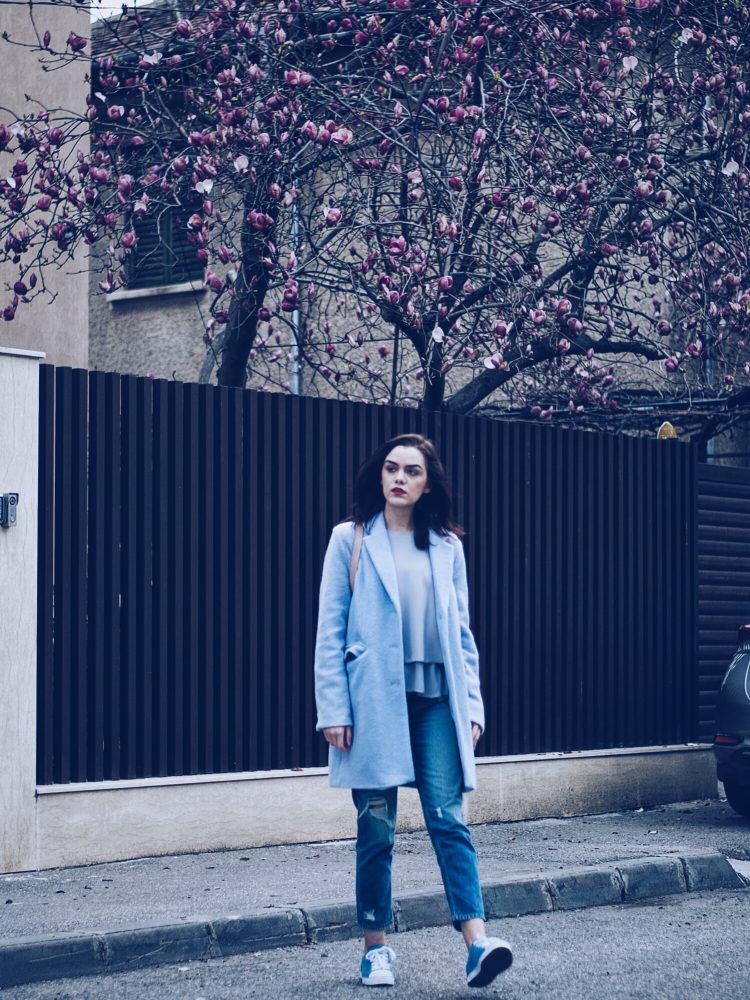 Baby blue outfit by Andreea Birsan