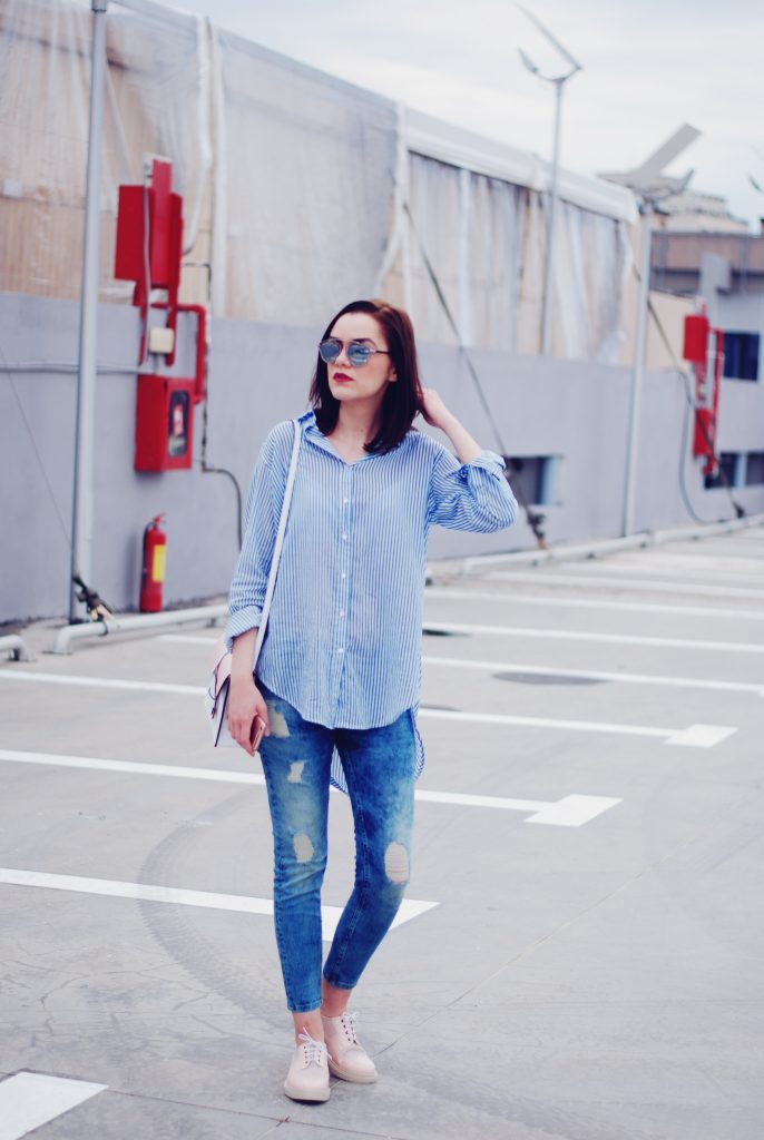 Striped shirt, distressed skinny jeans, color block crossbody bag, pink oxford shoes, so real sunglasses, spring outfit by Andreea Birsan.jpg