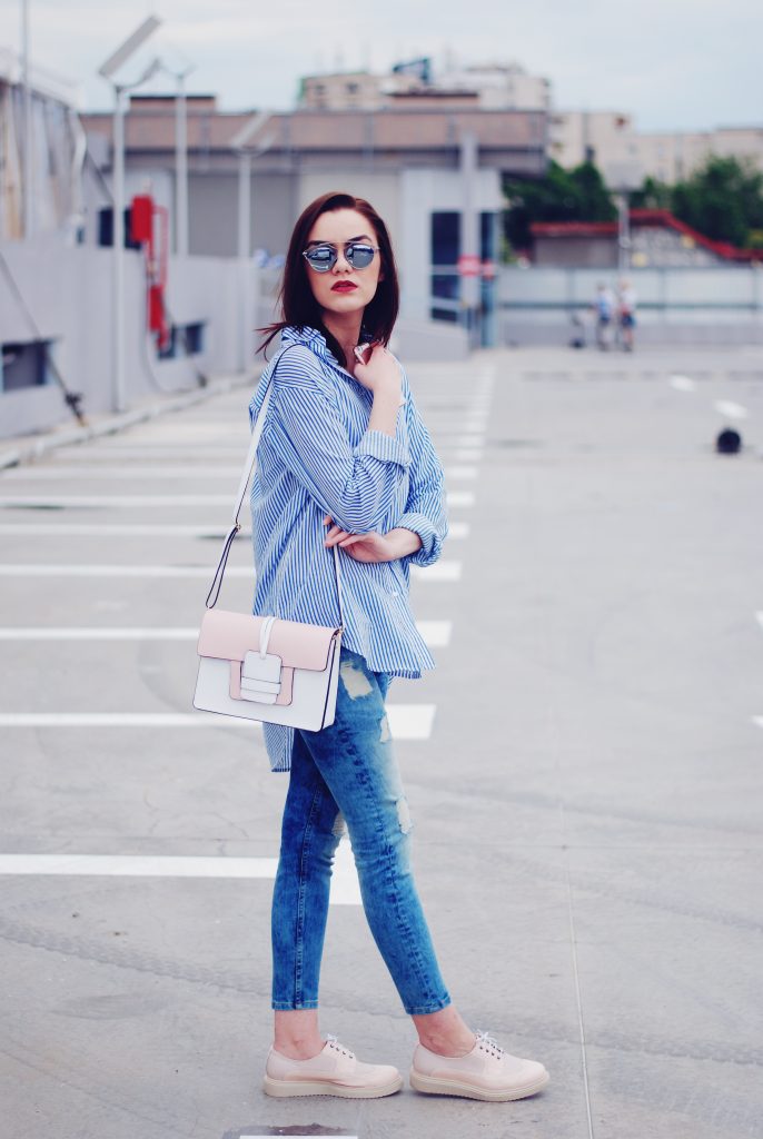 Striped shirt, distressed skinny jeans, color block crossbody bag, pink oxford shoes, so real sunglasses, spring outfit by Andreea Birsan.jpg
