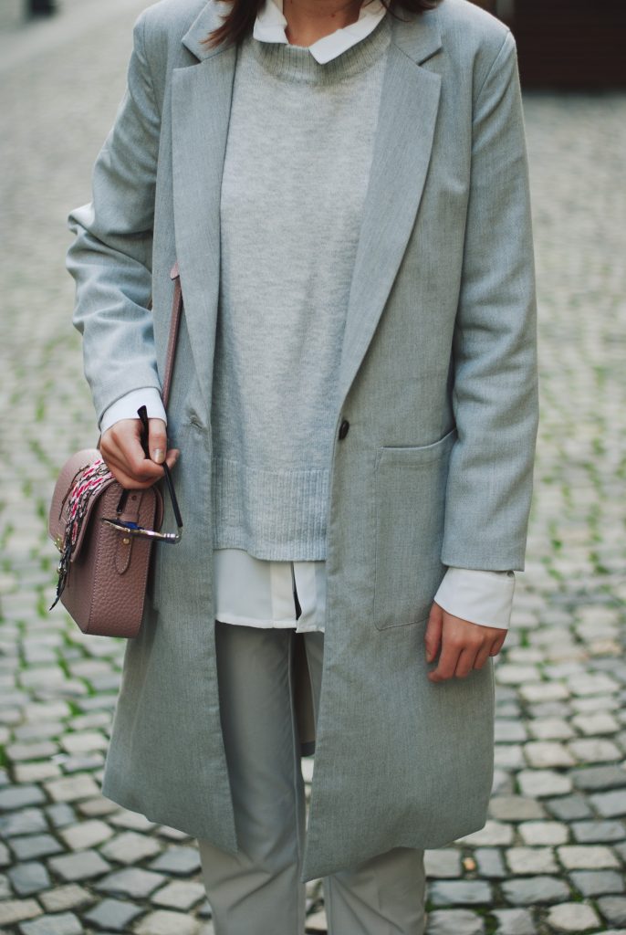 White shirt, grey pants trousers, grey sweater, grey coat, white sneakers, glitter socks, floral crossbody bag, all grey outfit for fall, Andreea Birsan